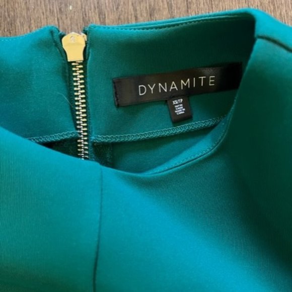 CUTE EMERALD GREEN MINI DRESS BY DYNAMITE SIZE XS NEVER WORN - Picture 5 of 5